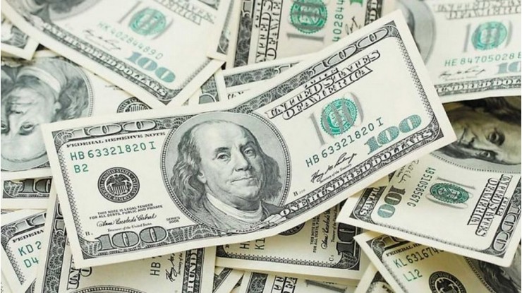 El Gobierno dispuso un tope de compra mensual de 10 mil dólares